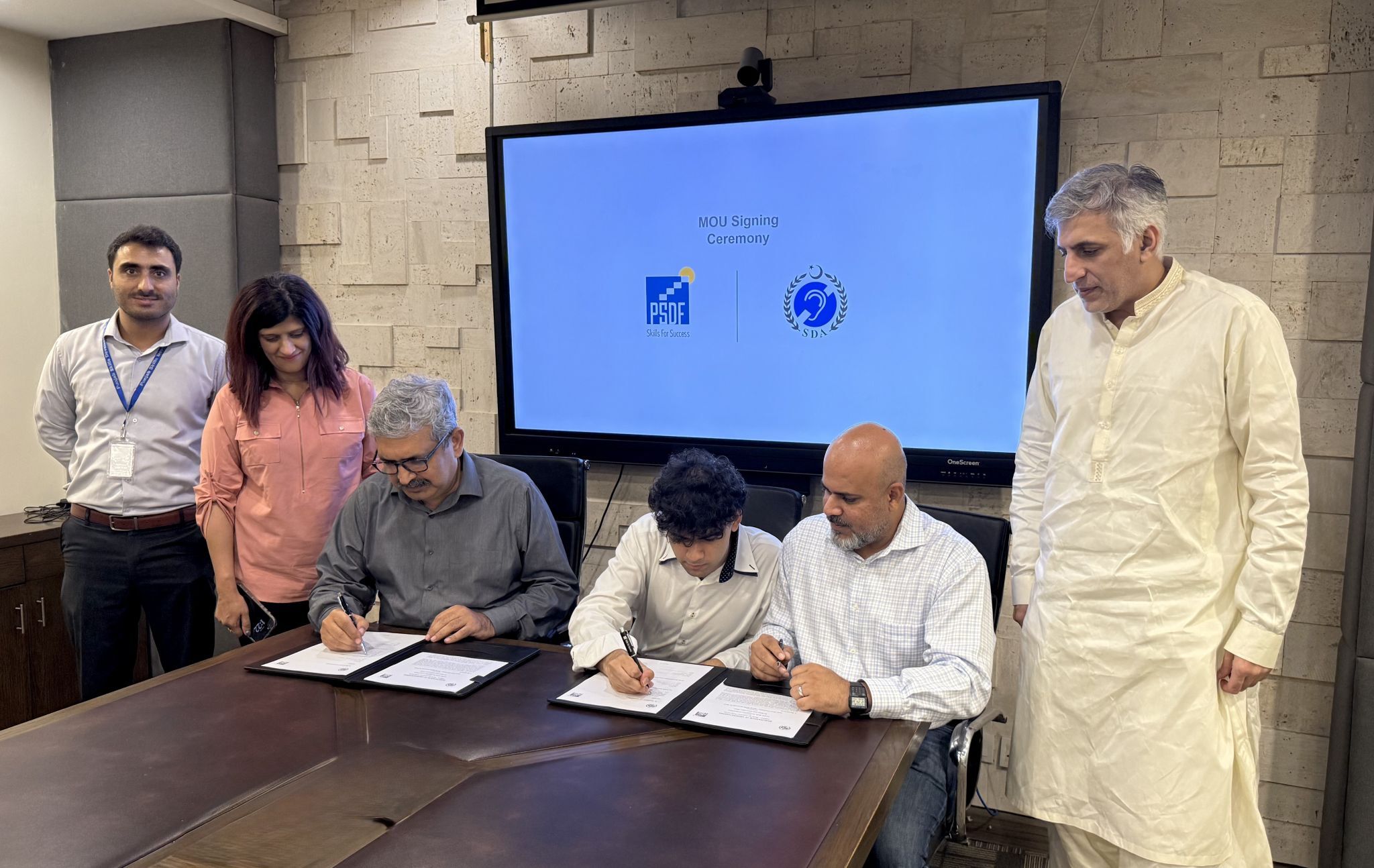 PSDF Signs MoU with Sir Syed Deaf Association to Expand Skills and Employment Access for the Hearing-Impaired Individuals 